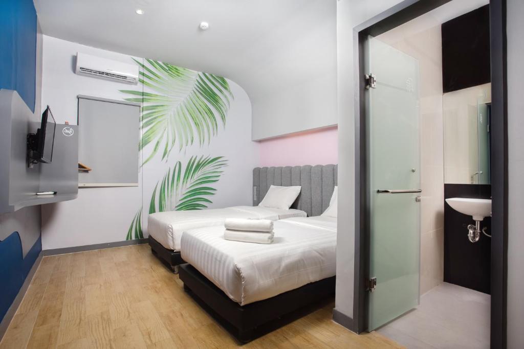 J Hotel Медан Экстерьер фото
