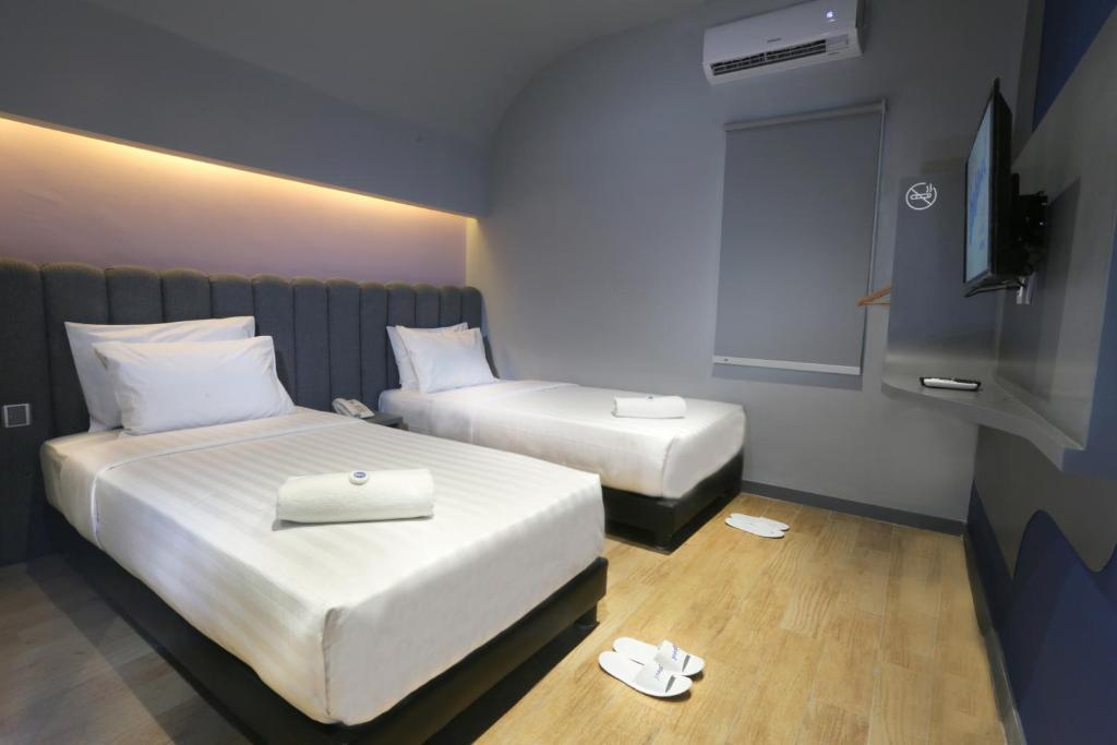 J Hotel Медан Экстерьер фото