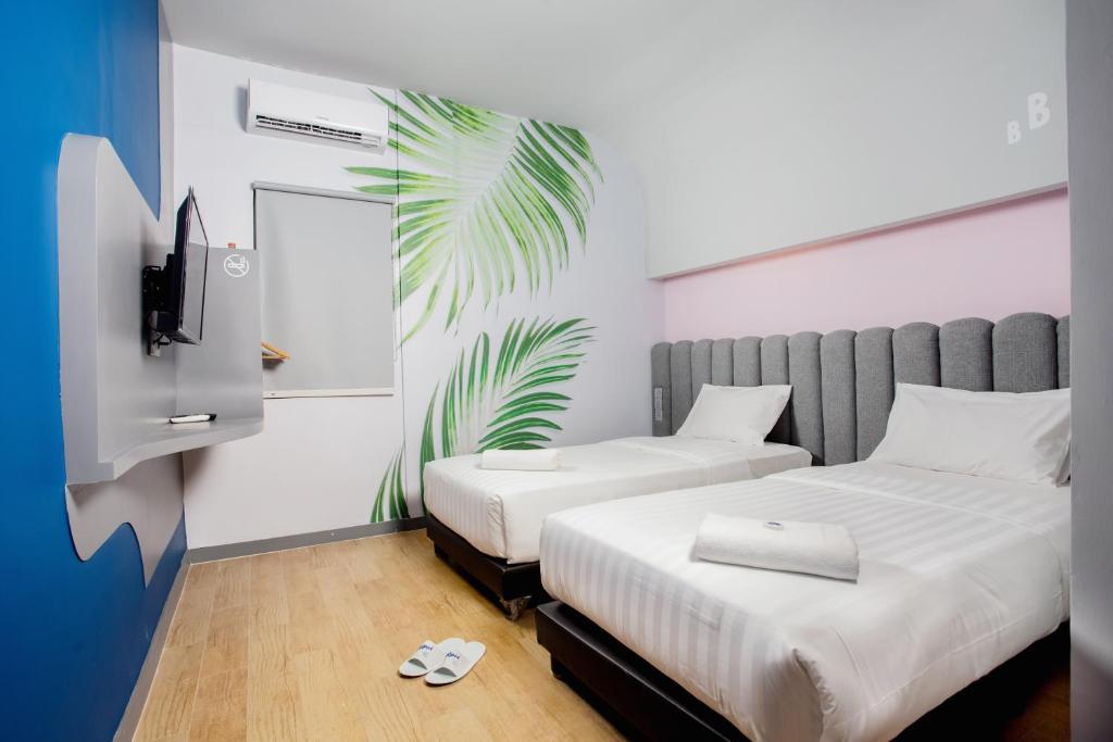 J Hotel Медан Экстерьер фото