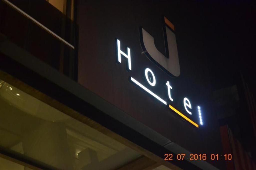 J Hotel Медан Экстерьер фото