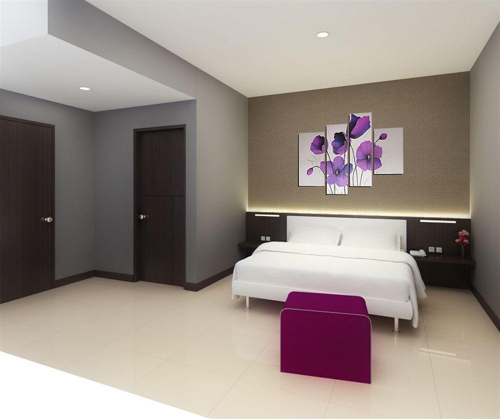 J Hotel Медан Экстерьер фото