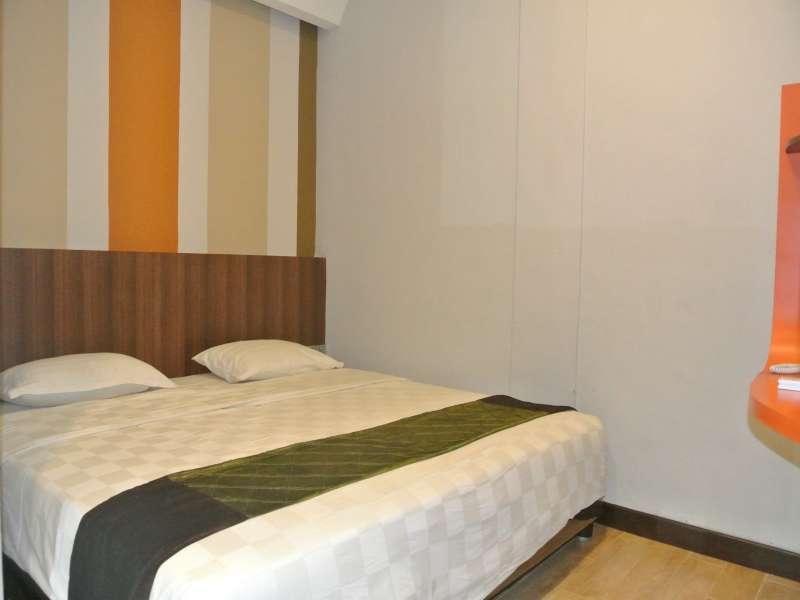 J Hotel Медан Экстерьер фото