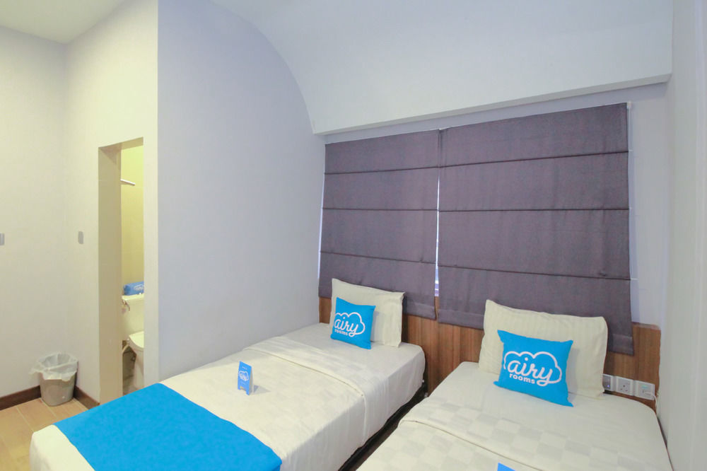 J Hotel Медан Экстерьер фото
