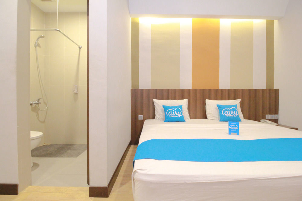 J Hotel Медан Экстерьер фото