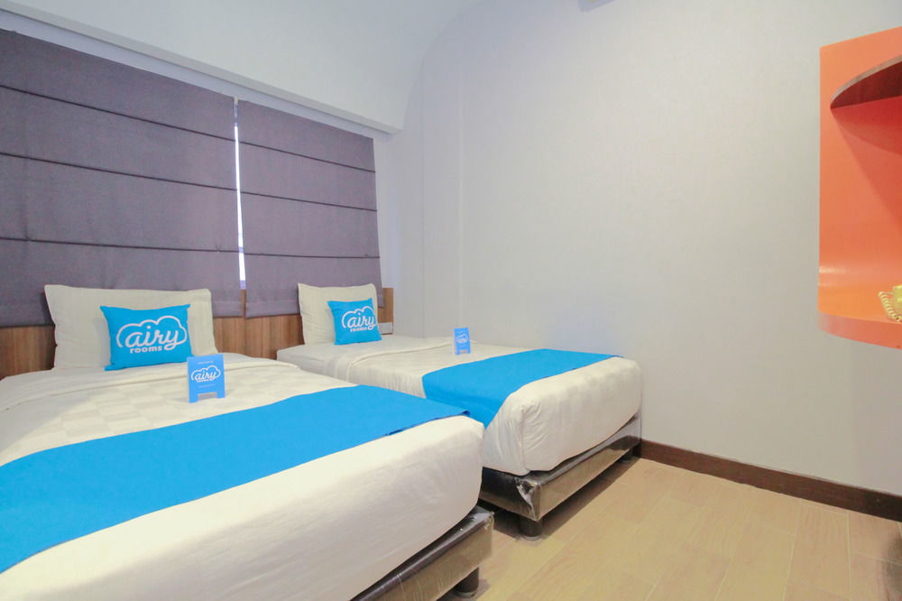 J Hotel Медан Экстерьер фото