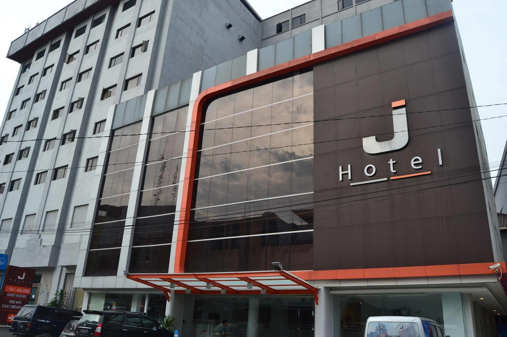 J Hotel Медан Экстерьер фото